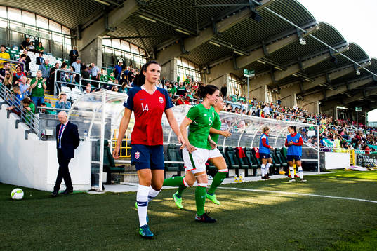 Ingrid Syrstad Engen of Norway and Niamh Fahey of Ireland