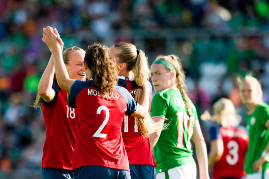Frida Leonhardsen Maanum of Norway, Ingrid Moe Wold of
