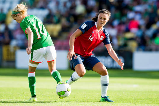 Denise O’Sullivan of Ireland and Ingrid Syrstad Engen of