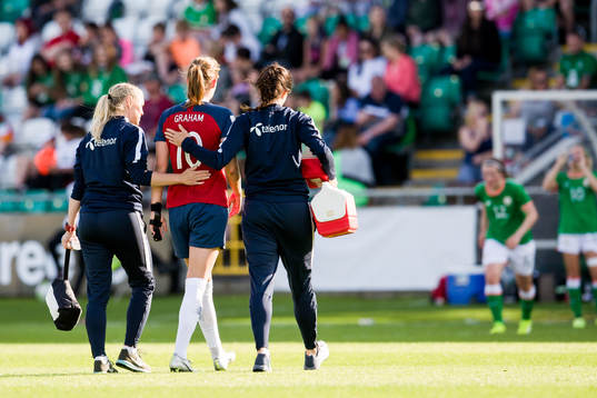 Caroline Graham Hansen of Norway with an injury