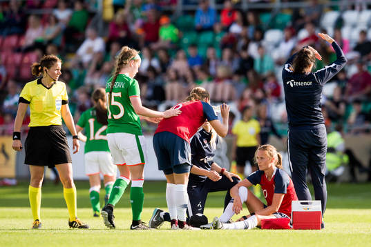 Caroline Graham Hansen of Norway with an injury