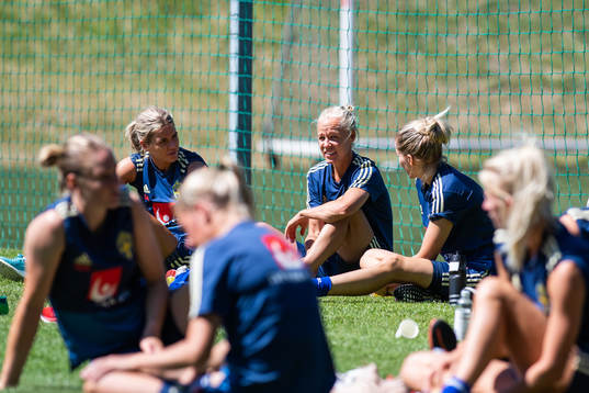 Hanna Folkesson och Caroline Seger