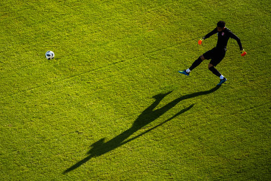 goalkeeper Pedro Gallese of Peru