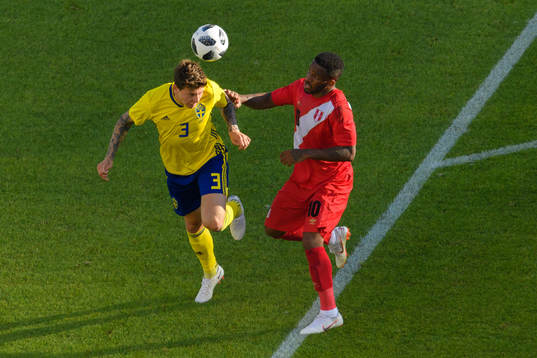 Victor Nilsson Lindelöf of Sweden and Jefferson Farfan of