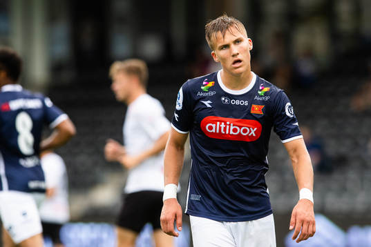 Leo Østigard of Viking looks dejected