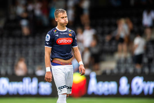 Leo Østigard of Viking looks dejected