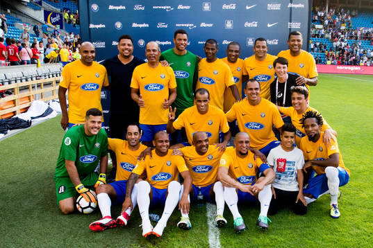 The players of Brazil pose for a team photo