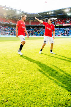 Vidar Riseth and 'Øyvind Leonhardsen of Norway