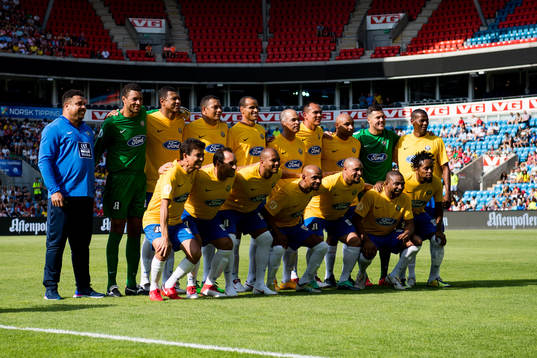 The players of Brazil pose for a team photo