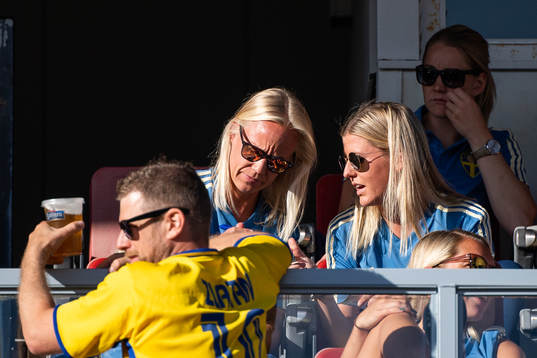 Caroline Seger and Olivia Schough of the Swedish Women´s