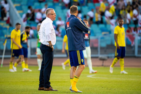 Janne Andersson, head coach of Sweden and Ola Toivonen of