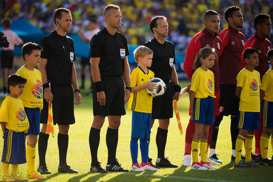 A ball bearer from Min stora dag prior to the international
