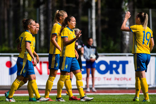 Sveriges Filippa Angeldal jublar