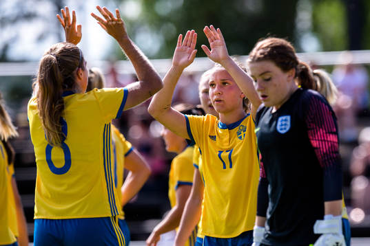 Sveriges Filippa Angeldal och Julia Zigiotti Olme jublar