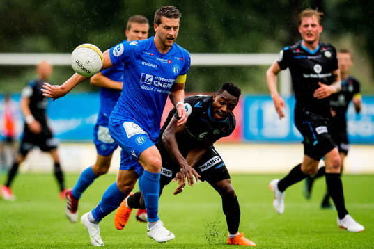 Steffen Jenssen of Notodden and Kachi of Sandnes Ulf