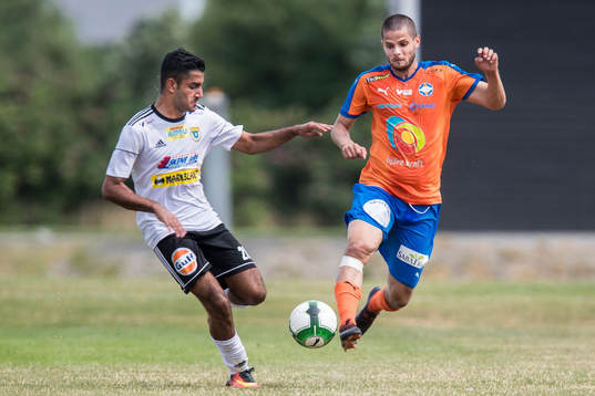 Skenes Isak Jansson och Vejbys Zeyn Alabidyn S-Latef