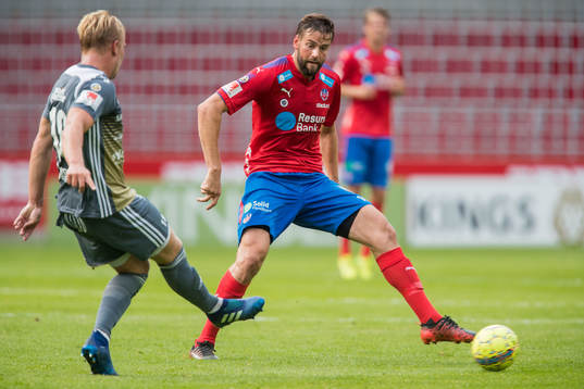Degerfors Joel Okon Daniel och Helsingborgs Mikael Dahlberg