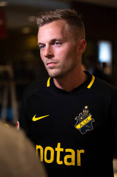 s Sebastian Larsson