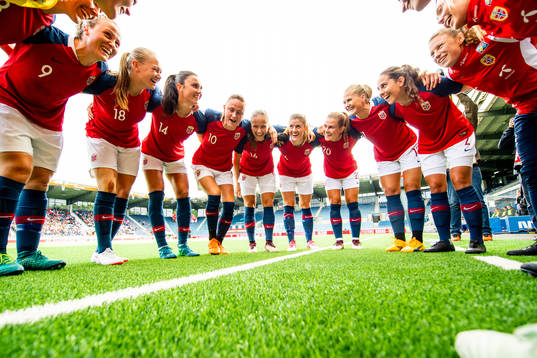 Isabell Lehn Herlovsen, Frida Leonhardsen Maanum, Ingrid