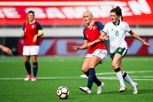 Maria Thorisdottir of Norway and Leanne Kiernan of Ireland