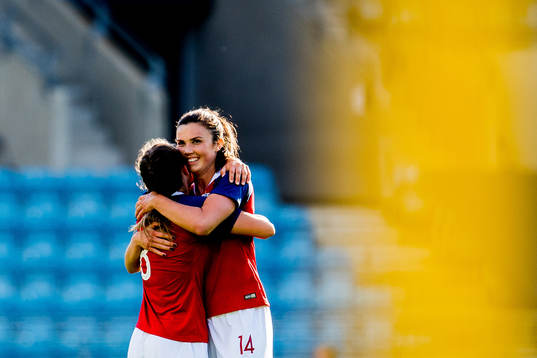 Vilde Bøe Risa and Ingrid Syrstad Engen of Norway celebrate