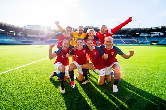 Bläddra bland fler bilder av Football, FIFA Women's World Cup Qualifier, Norway - Ireland