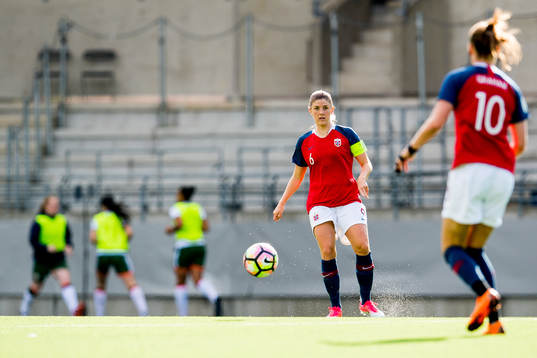 Maren Mjelde and Caroline Graham Hansen of Norway