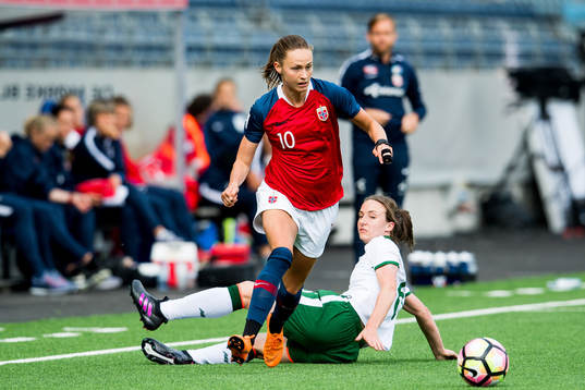 Caroline Graham Hansen of Norway and Karen Duggan of Ireland