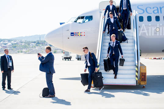Victor Nilsson Lindelöf of Sweden disembarks the plane
