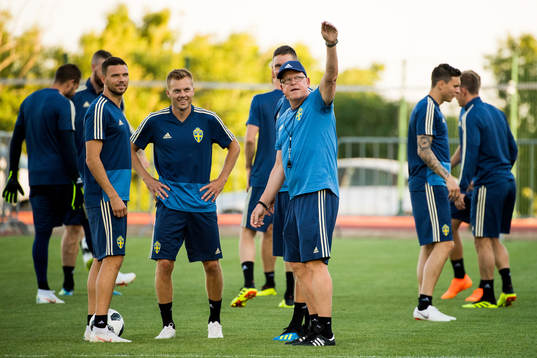 Marcus Berg, Sebastian Larsson and head coach Janne