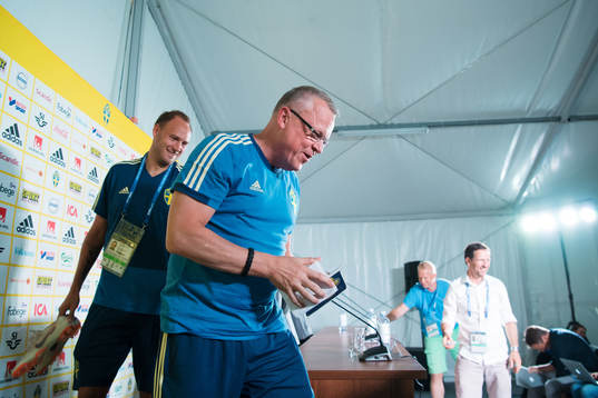 Andreas Granqvist and head coach Janne Andersson of the