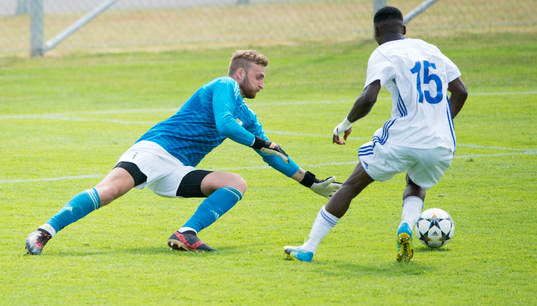 IFK Hässleholms Alexander Nilsson i matchen i division 2