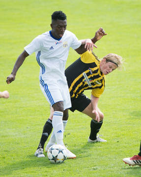 IFK Hässleholms Philip Bengtsson i matchen i division 2