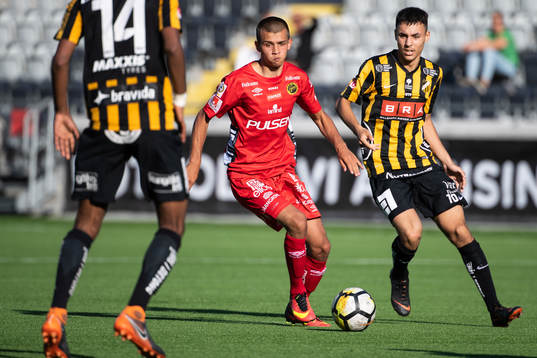 Elfsborgs Danijel Ramadanovic och Häckens Ali Youssef