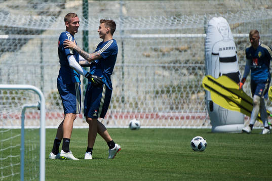 Goalkeeper Robin Olsen and Victor Nilsson Lindelöf of the