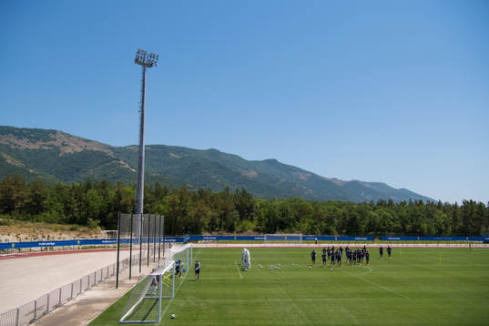 General view of the Swedish national football team warming