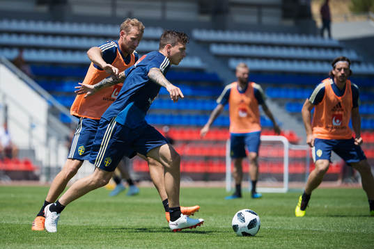 Ola Toivonen and Victor Nilsson Lindelöf of the Swedish