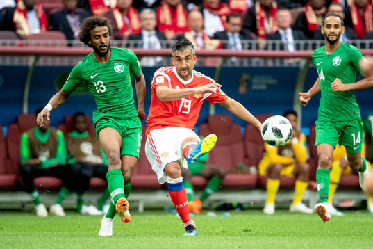Yasir Alshahrani of Saudiarabia and Alexander Samedov of