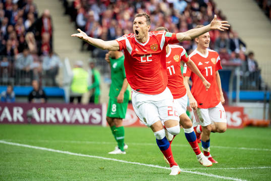 Artem Dzyuba of Russia celebrates