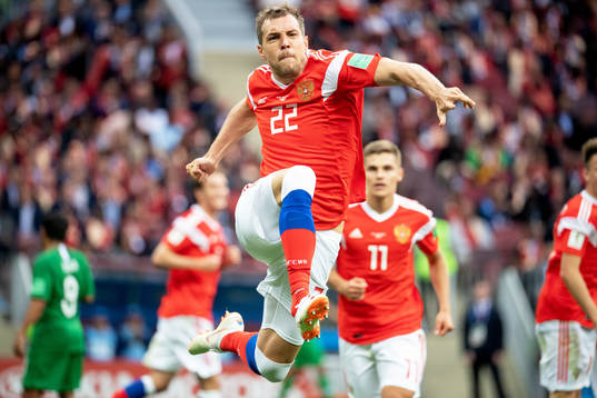 Artem Dzyuba of Russia celebrates