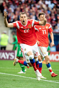 Artem Dzyuba of Russia celebrates
