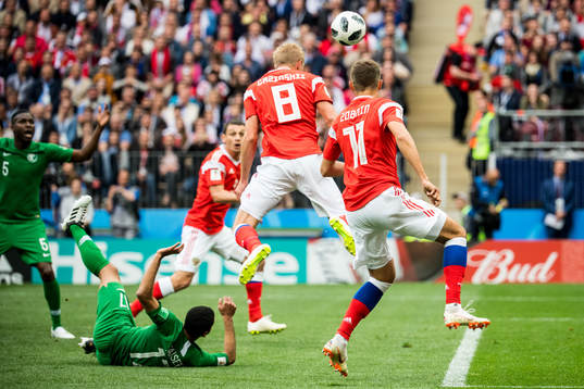 Iury Gazinsky of Russia scores 1-0