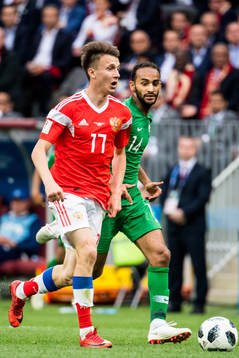Roman Zobnin of Russia and Abdullah Otayf of Saudi Arabia