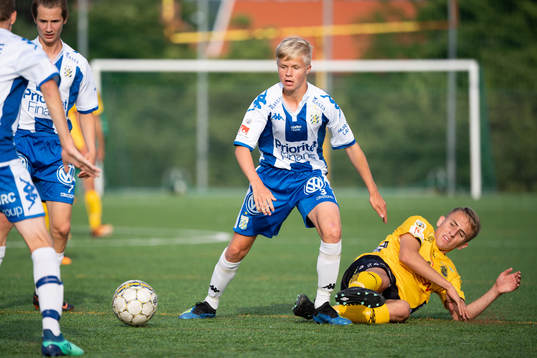 IFK Göteborgs Marcus Larsson och Elfsborgs Jack Cooper Love