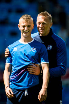 Albert Gudmundsson and Heimir Hallgrimsson, Head coach of