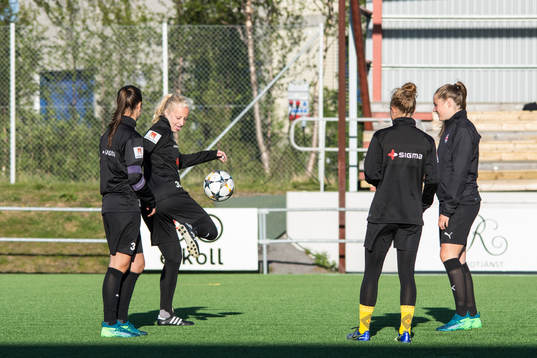 under FC Rosengårds träning på Lombia IP