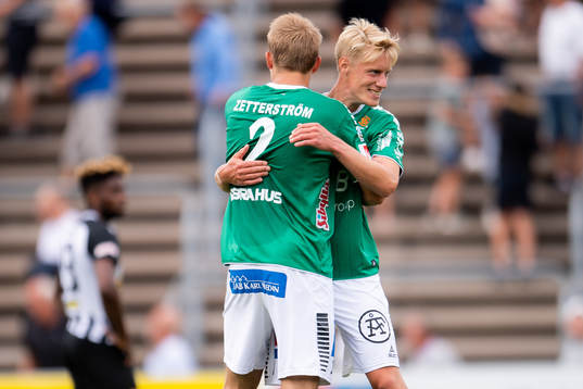 Brages Alexander Zetterström jublar