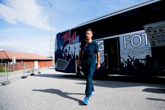 Steffen Ernemann of Viking arrives