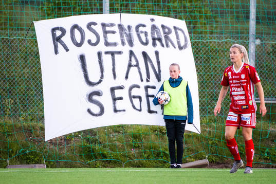 Banderoll uppsatt på Lombia IP