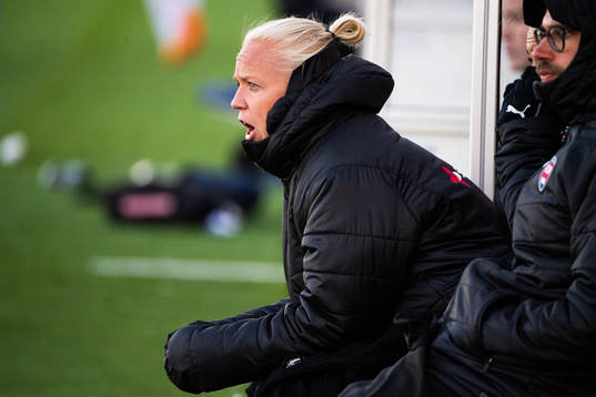 Rosengårds Caroline Seger på bänken
